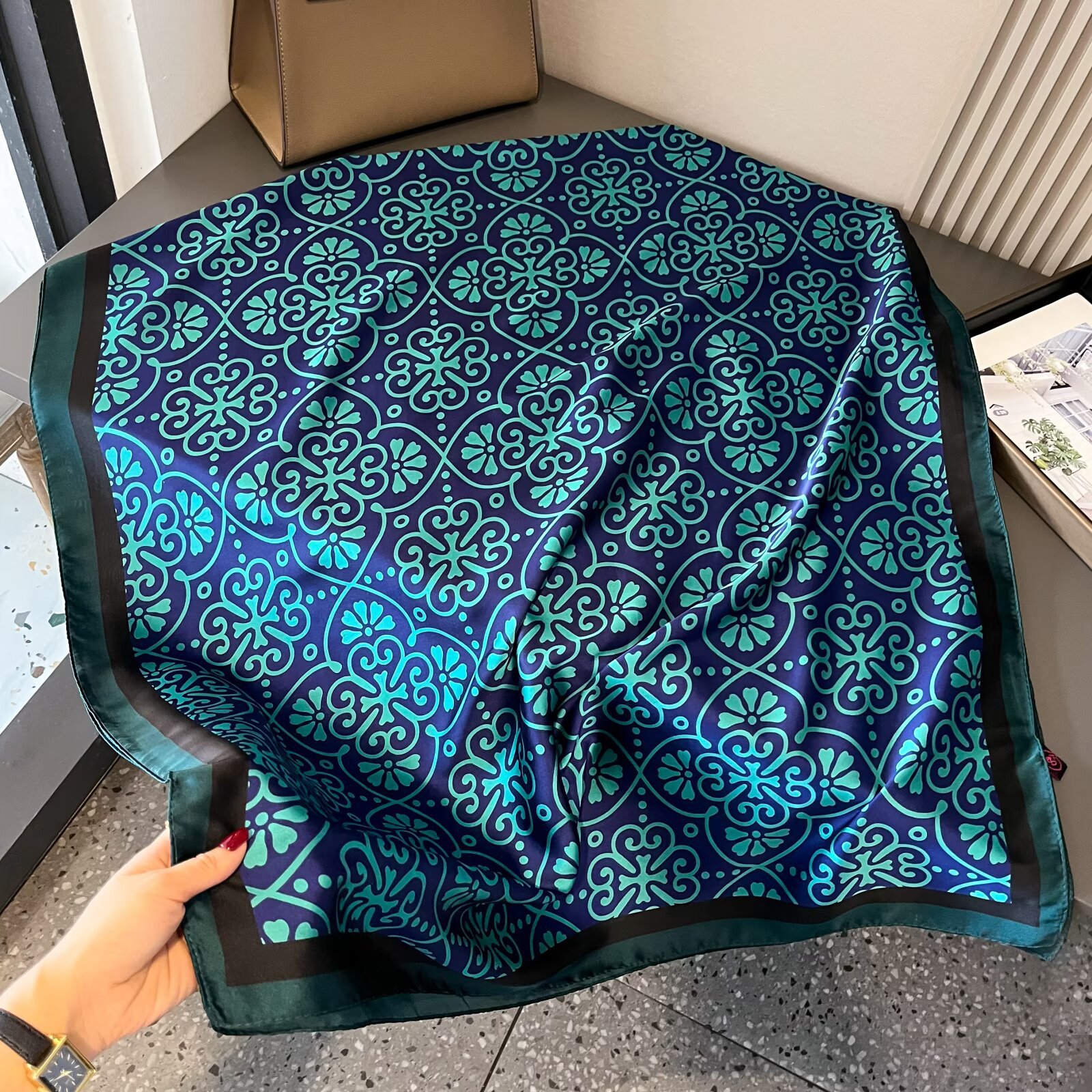 JESMARY - Xưởng In Và Sản Xuất Khăn Bandana, Turban, Khăn Choàng Lụa Đa Năng Cao Cấp Theo Yêu Cầu Giá Tốt