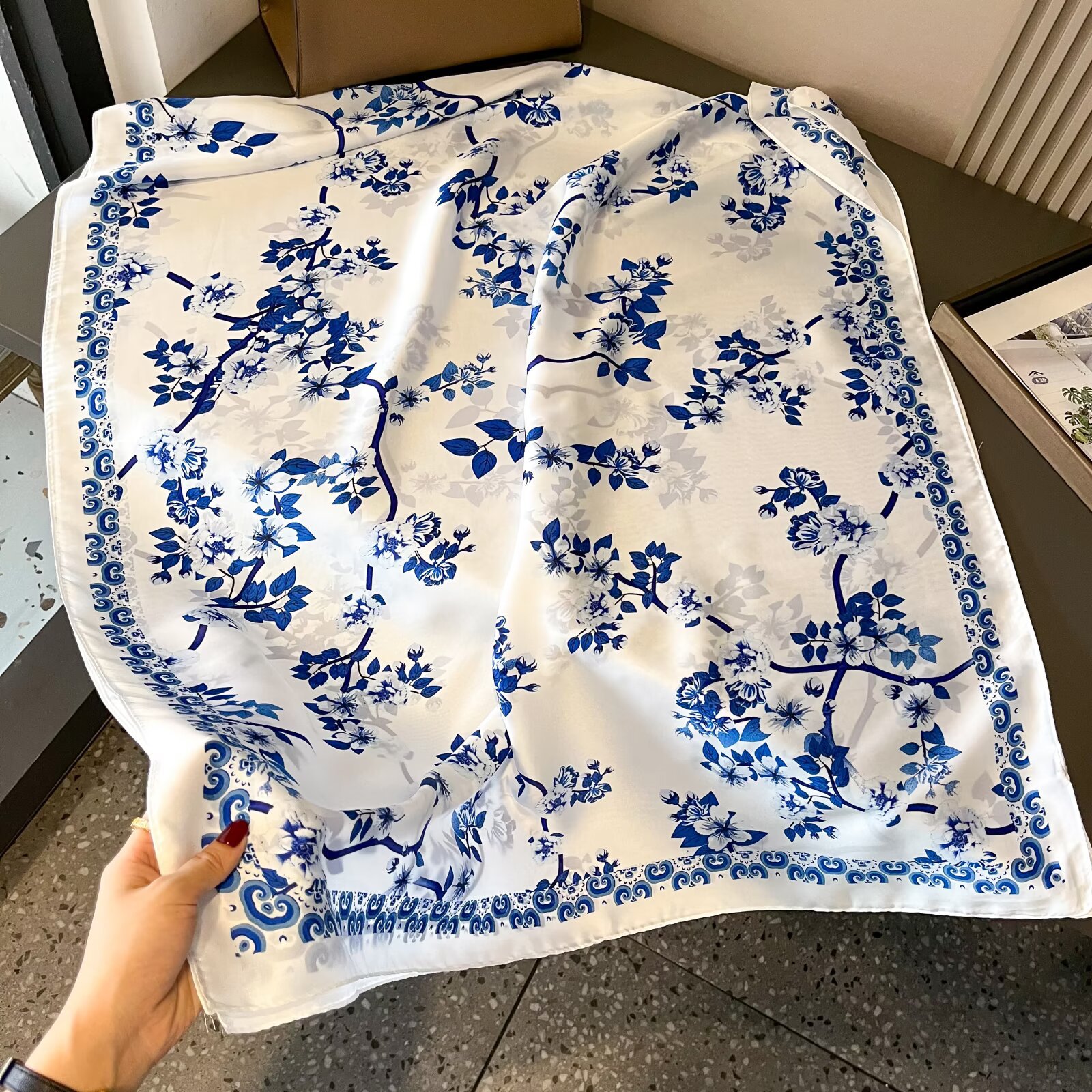 JESMARY - Xưởng In Và Sản Xuất Khăn Bandana, Turban, Khăn Choàng Lụa Đa Năng Cao Cấp Theo Yêu Cầu Giá Tốt