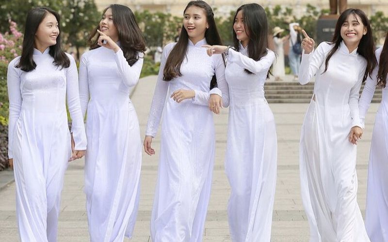 JESMARY - ÁO DÀI – BIỂU TƯỢNG DUYÊN DÁNG VÀ THANH LỊCH DO XƯỞNG MAY JESMARY CHẾ TÁC TẠI TP HỒ CHÍ MINH