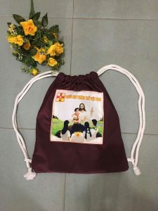 JESMARY: Xưởng Sản Xuất Ba Lô Công Giáo Chất Lượng Cao – Món Quà Ý Nghĩa Cho Mọi Người