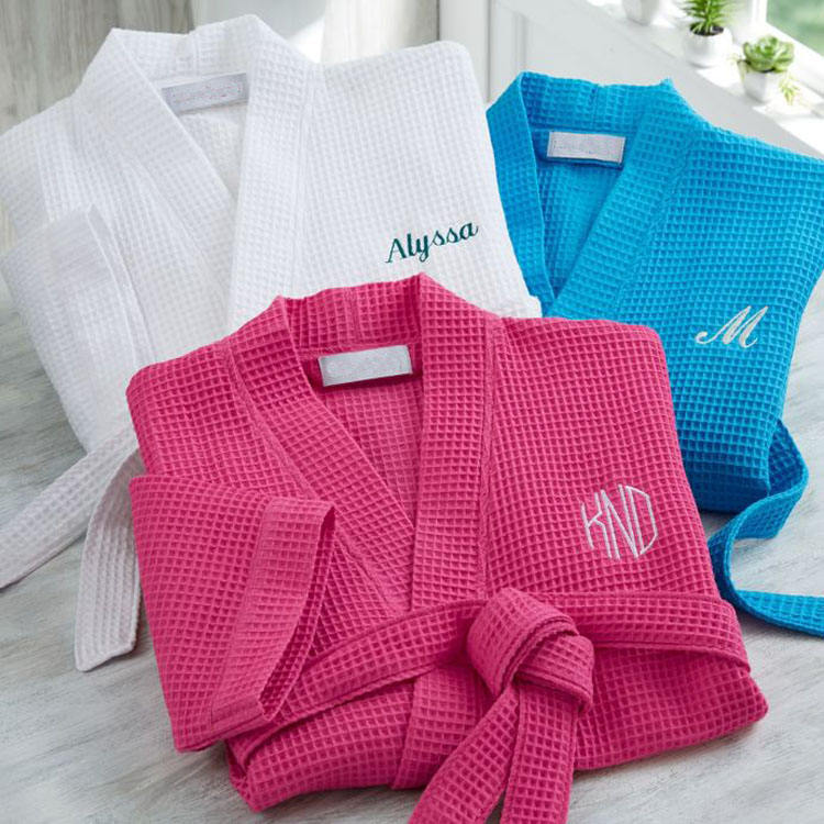 JESMARY - Áo Choàng Spa Theo Yêu Cầu: Thiết Kế Riêng – May Đồng Bộ  Thương Hiệu