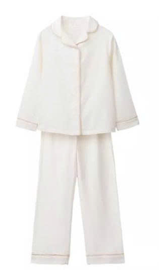 JESMARY - Xưởng May Sỉ Set Bộ Mặc Nhà Cao Cấp & Xưởng Sản Xuất Đồ Pyjama Lụa Theo Yêu Cầu JESMARY: Giải Pháp Vàng Cho Thương Hiệu Thời Trang Độc Bản