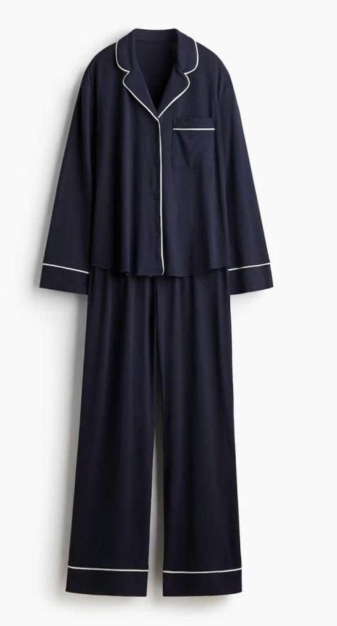 JESMARY - Xưởng May Sỉ Đồ Ngủ Lụa & Gia Công Pyjama Theo Yêu Cầu JESMARY: Bí Quyết Tối Ưu Hóa Chuỗi Cung Ứng Cho Doanh Nghiệp Thời Trang